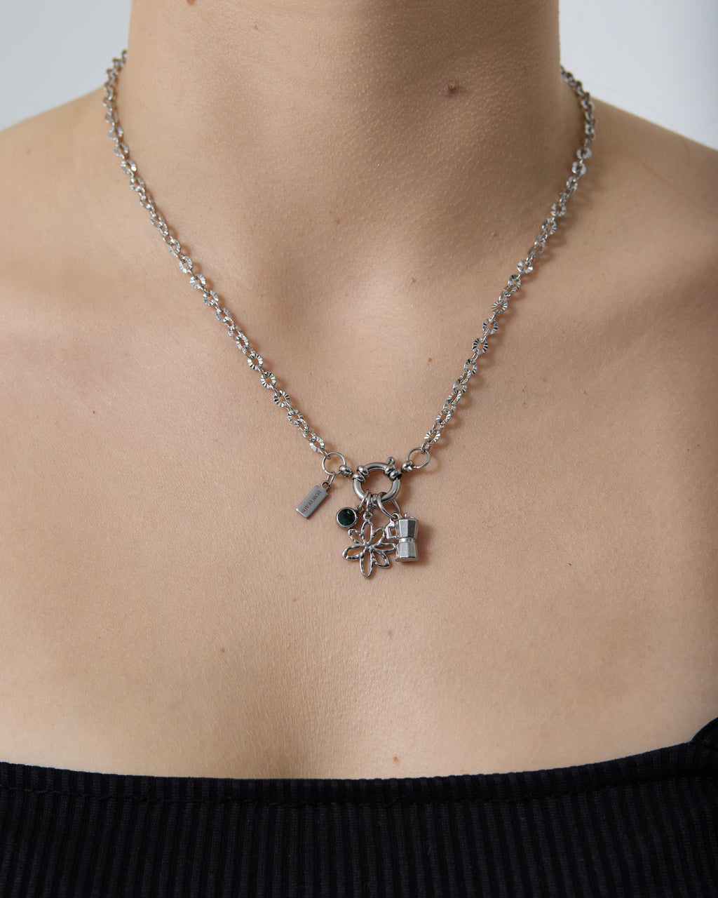 FLOWER CHARM