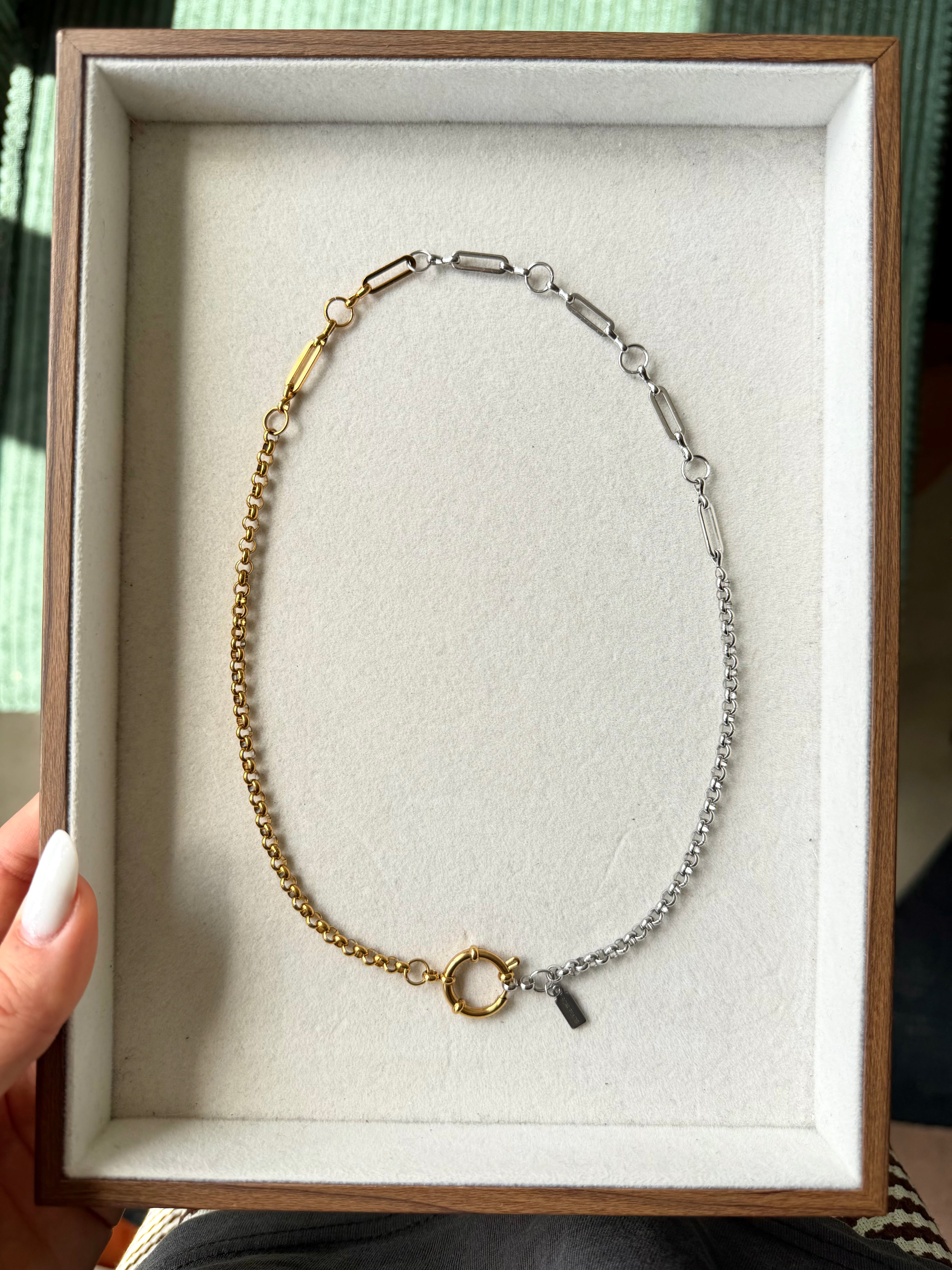 ONE OF A KIND CHAIN NECKLACE