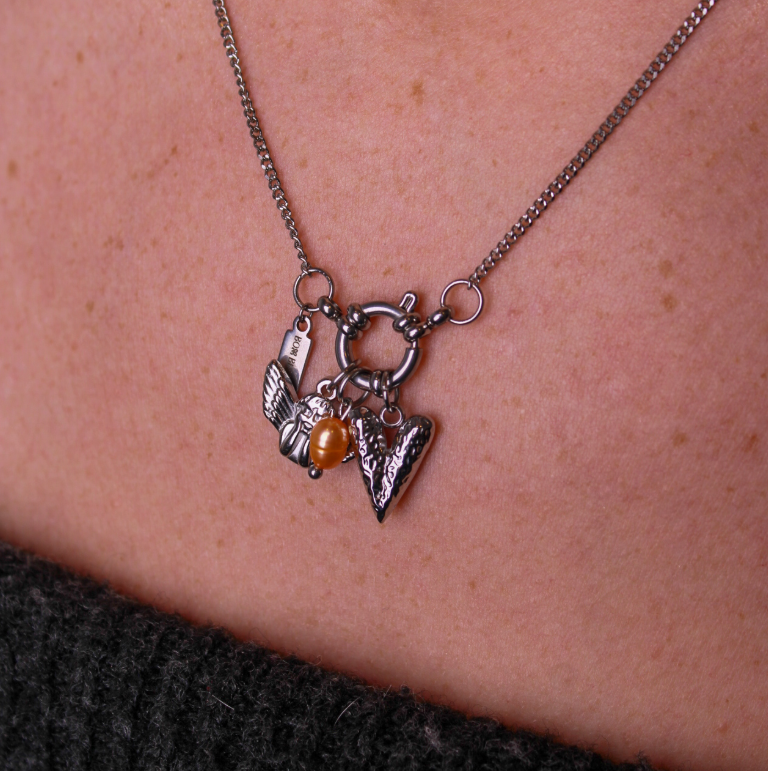 POINTY HEART CHARM