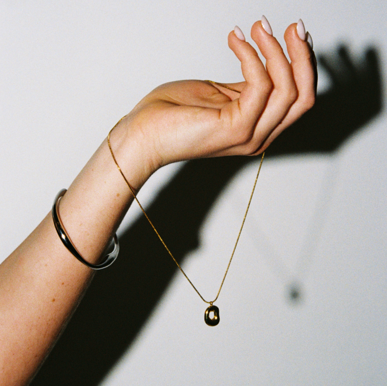 CARA PENDANT NECKLACE